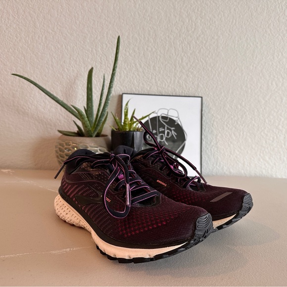 Brooks Ghost 12 Running Shoes (Size 7) - Picture 2 of 10